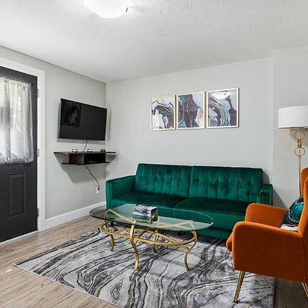 One Bedroom Apartment Moncton North ! Luaran gambar