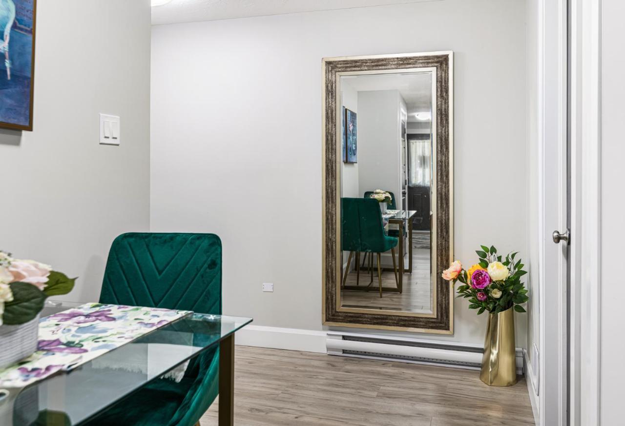 One Bedroom Apartment Moncton North ! Luaran gambar